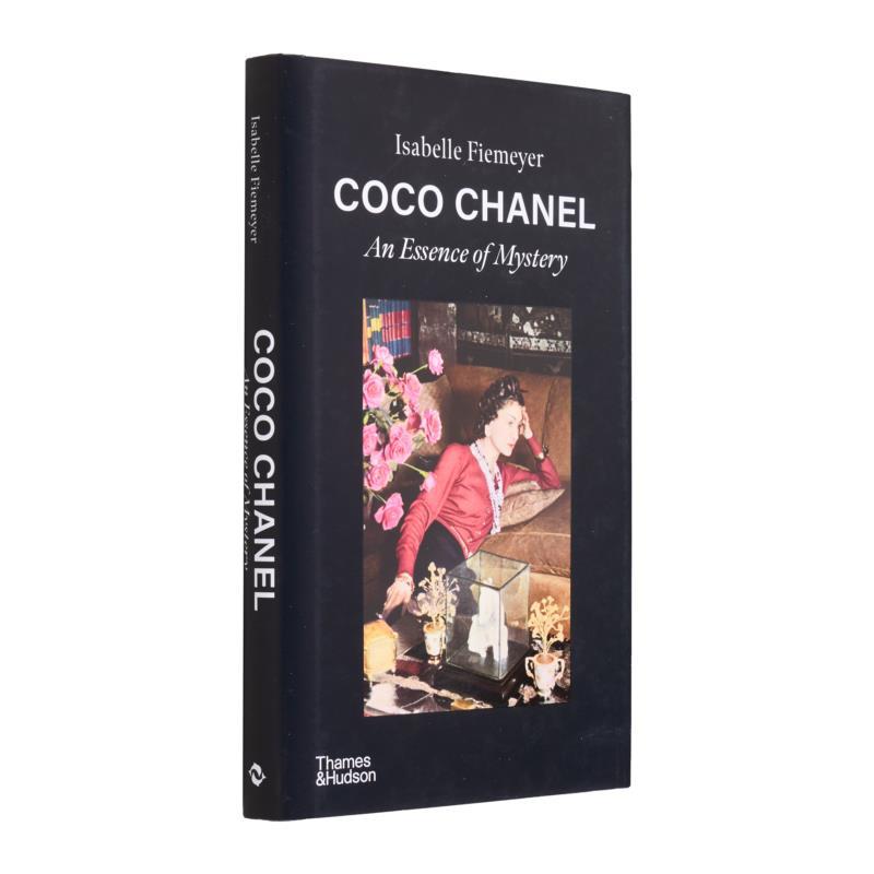 Photography Book - Coco Chanel Une Essence De Mystère